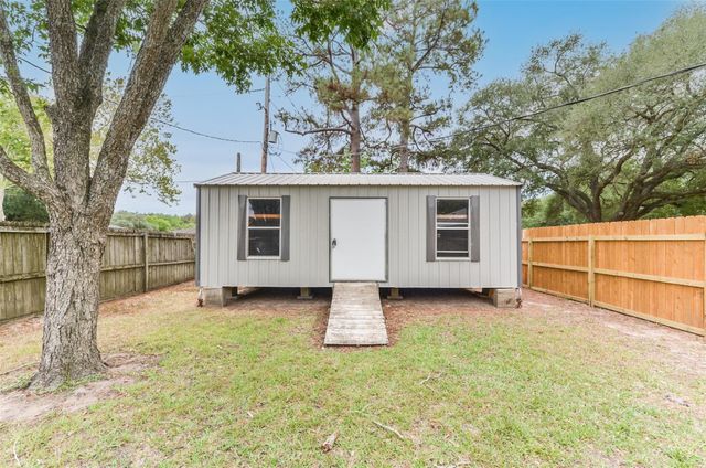 305 Hereford Rd, Brookshire, TX 77423