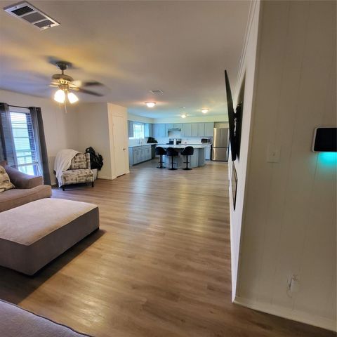 305 Hereford Rd, Brookshire, TX 77423