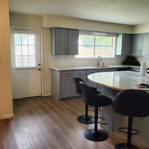 305 Hereford Rd, Brookshire, TX 77423