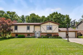 124 Sagebrush Dr, Belleville, IL 62221