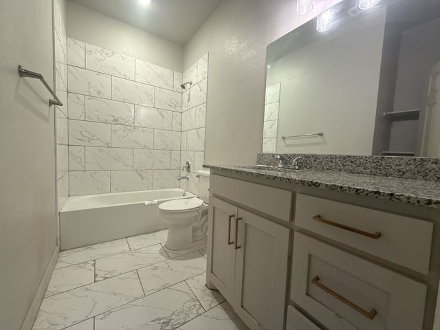 129 Towering Oaks, Tool, TX 75143