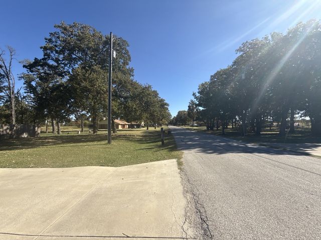 129 Towering Oaks, Tool, TX 75143