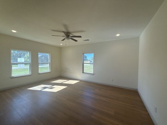 129 Towering Oaks, Tool, TX 75143