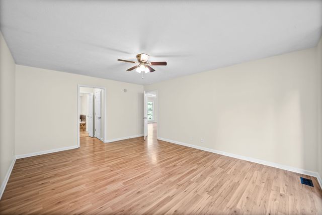 353 Deepwood Trl, Clarksville, TN 37042