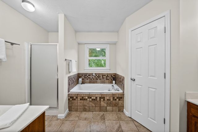 353 Deepwood Trl, Clarksville, TN 37042