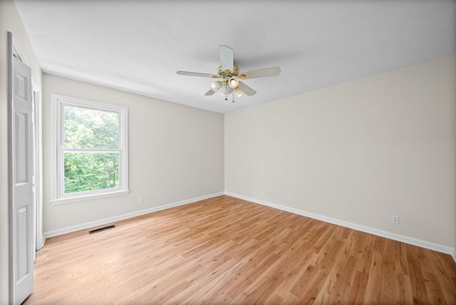 353 Deepwood Trl, Clarksville, TN 37042