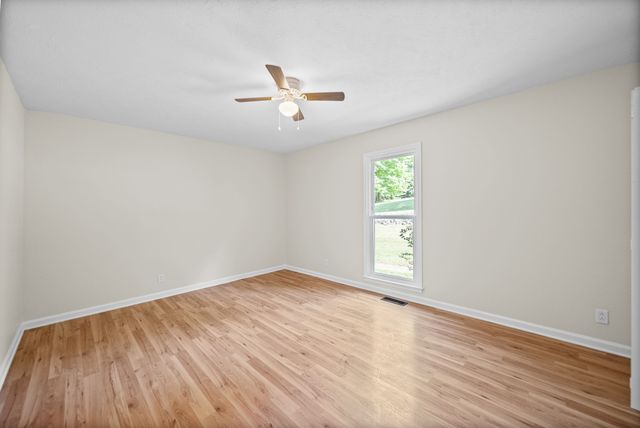 353 Deepwood Trl, Clarksville, TN 37042