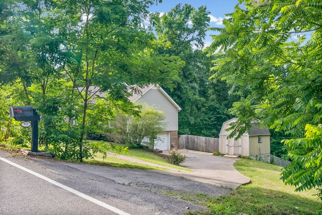 353 Deepwood Trl, Clarksville, TN 37042