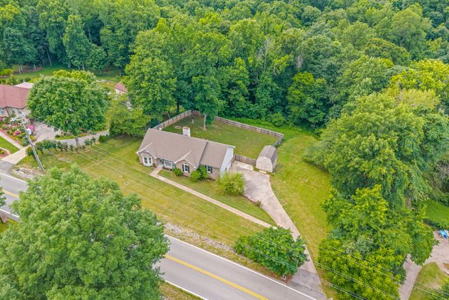 353 Deepwood Trl, Clarksville, TN 37042
