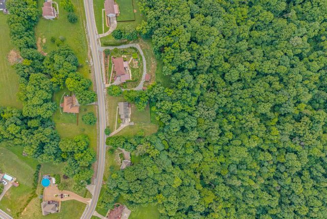 353 Deepwood Trl, Clarksville, TN 37042