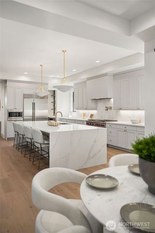 2425 153rd Avenue SE, Bellevue, WA 98007