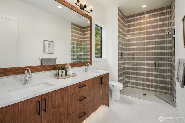2425 153rd Avenue SE, Bellevue, WA 98007