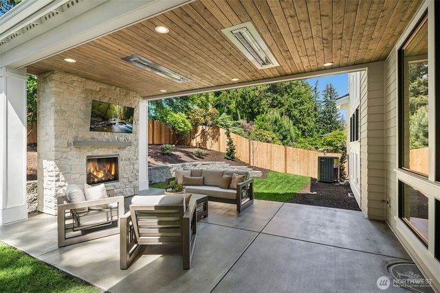 2425 153rd Avenue SE, Bellevue, WA 98007