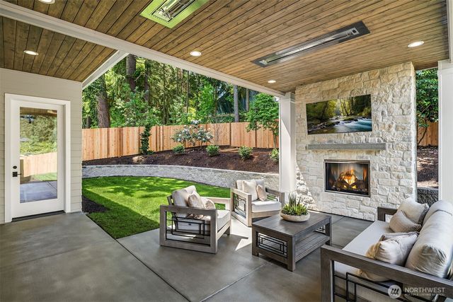 2425 153rd Avenue SE, Bellevue, WA 98007