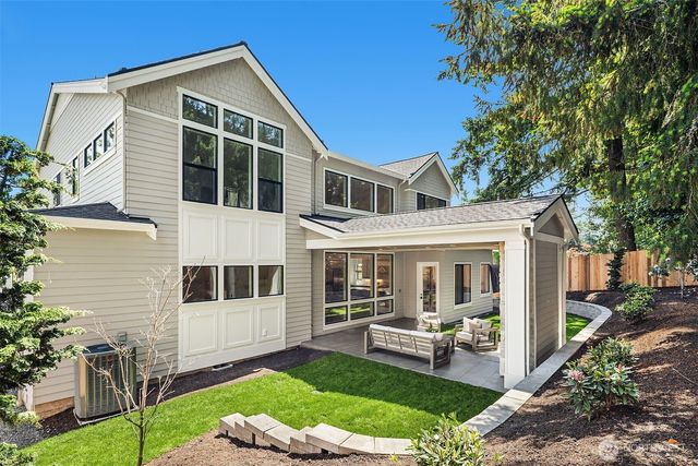 2425 153rd Avenue SE, Bellevue, WA 98007