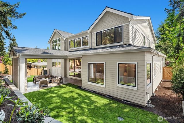 2425 153rd Avenue SE, Bellevue, WA 98007
