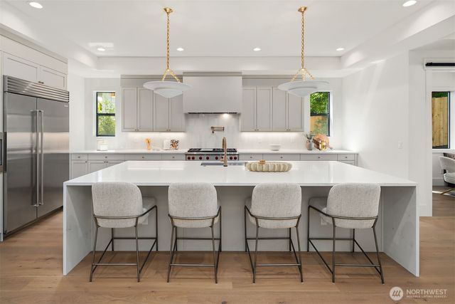 2425 153rd Avenue SE, Bellevue, WA 98007