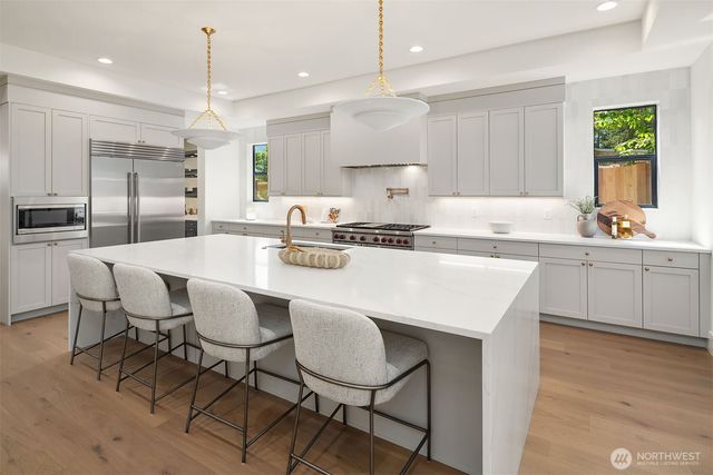 2425 153rd Avenue SE, Bellevue, WA 98007