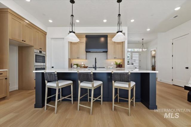 3541 E Warm Springs Ave, Boise, ID 83716