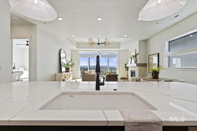 3541 E Warm Springs Ave, Boise, ID 83716