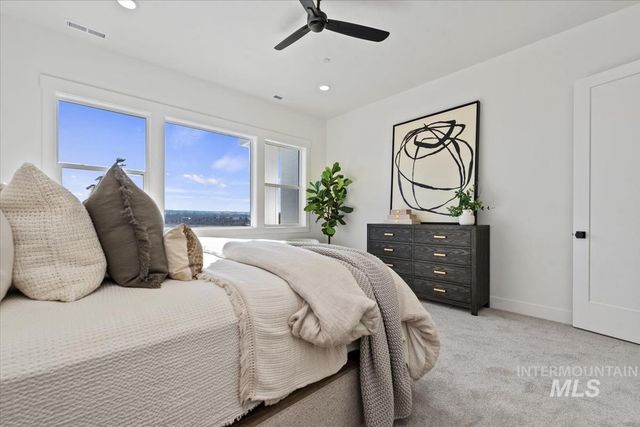 3541 E Warm Springs Ave, Boise, ID 83716