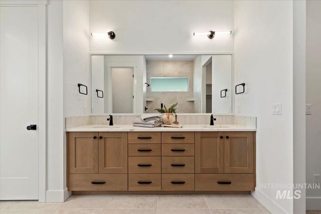 3541 E Warm Springs Ave, Boise, ID 83716