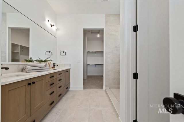 3541 E Warm Springs Ave, Boise, ID 83716