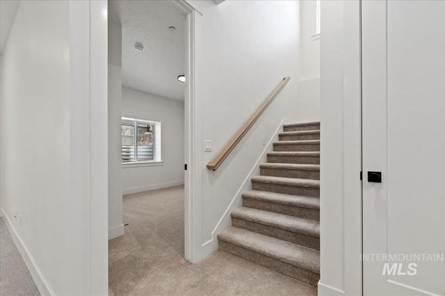 3541 E Warm Springs Ave, Boise, ID 83716