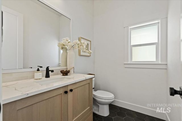 3541 E Warm Springs Ave, Boise, ID 83716