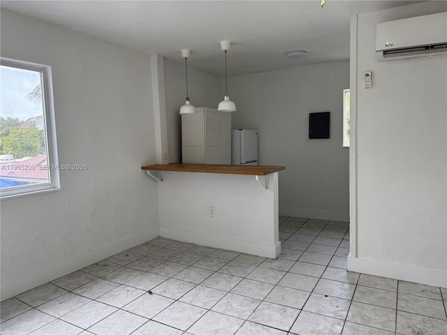 1700 NW 22 CT 6, Miami, FL 33125