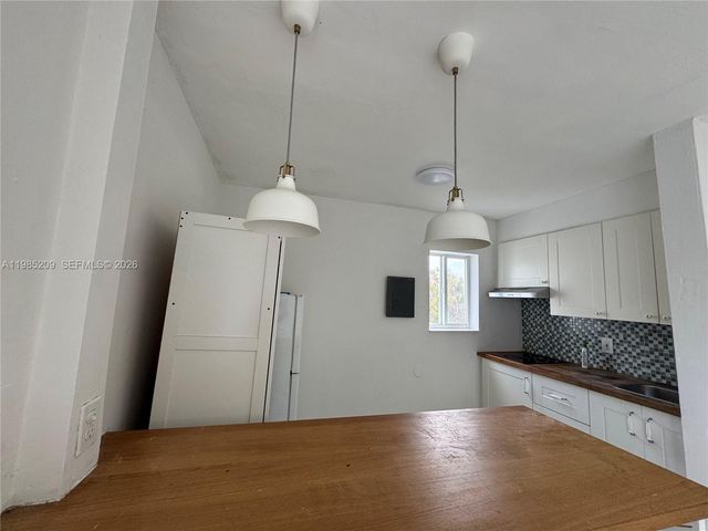 1700 NW 22 CT 6, Miami, FL 33125