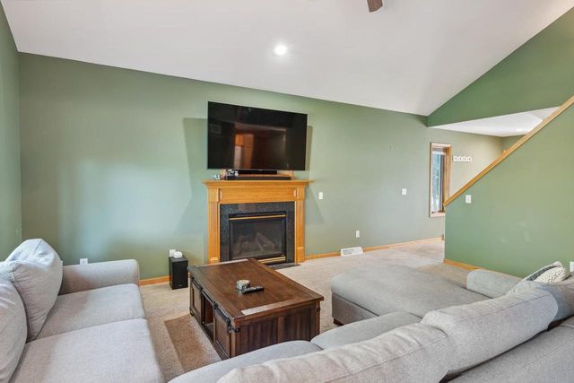 5911 E Open Meadow, Mcfarland, WI 53558