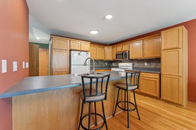 5911 E Open Meadow, Mcfarland, WI 53558