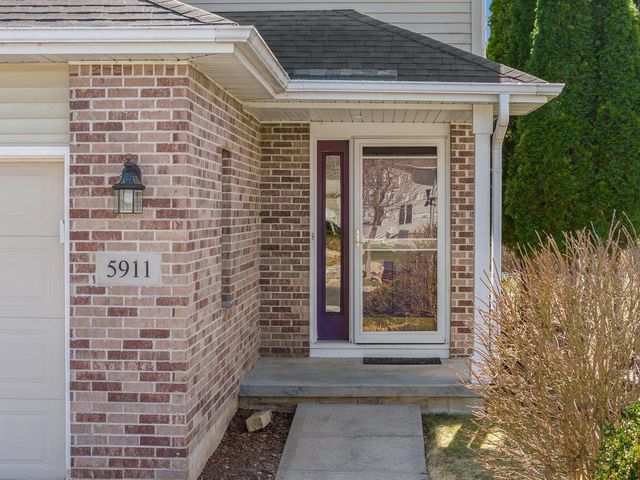 5911 E Open Meadow, Mcfarland, WI 53558