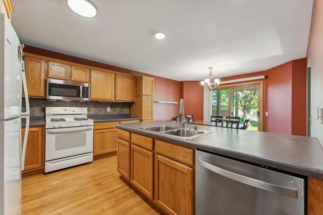 5911 E Open Meadow, Mcfarland, WI 53558