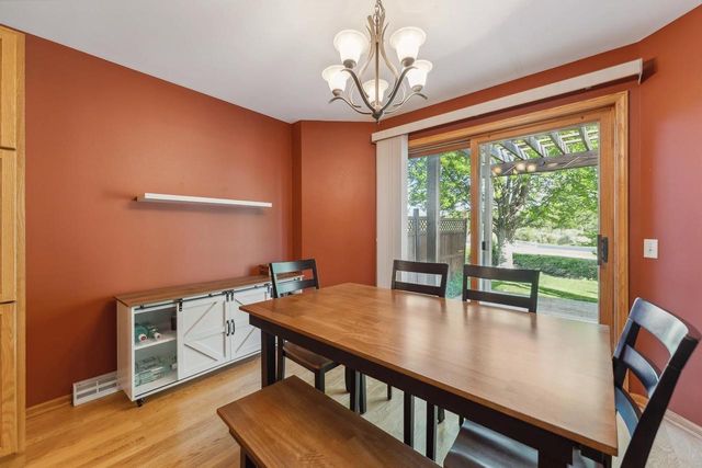5911 E Open Meadow, Mcfarland, WI 53558