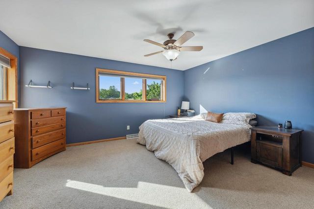 5911 E Open Meadow, Mcfarland, WI 53558