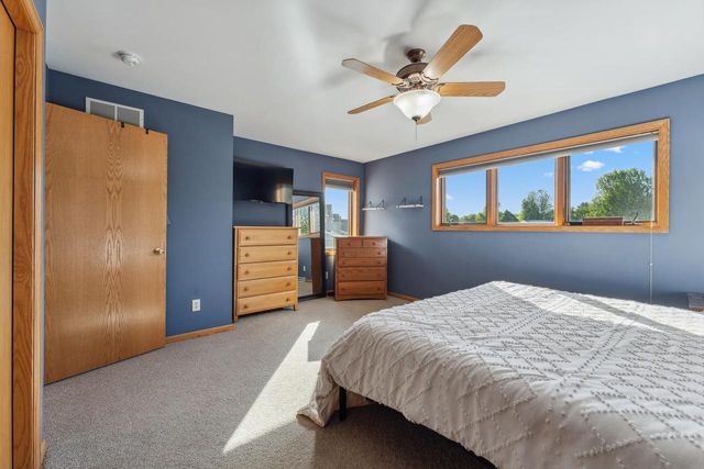 5911 E Open Meadow, Mcfarland, WI 53558