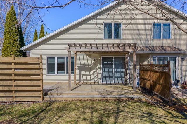 5911 E Open Meadow, Mcfarland, WI 53558