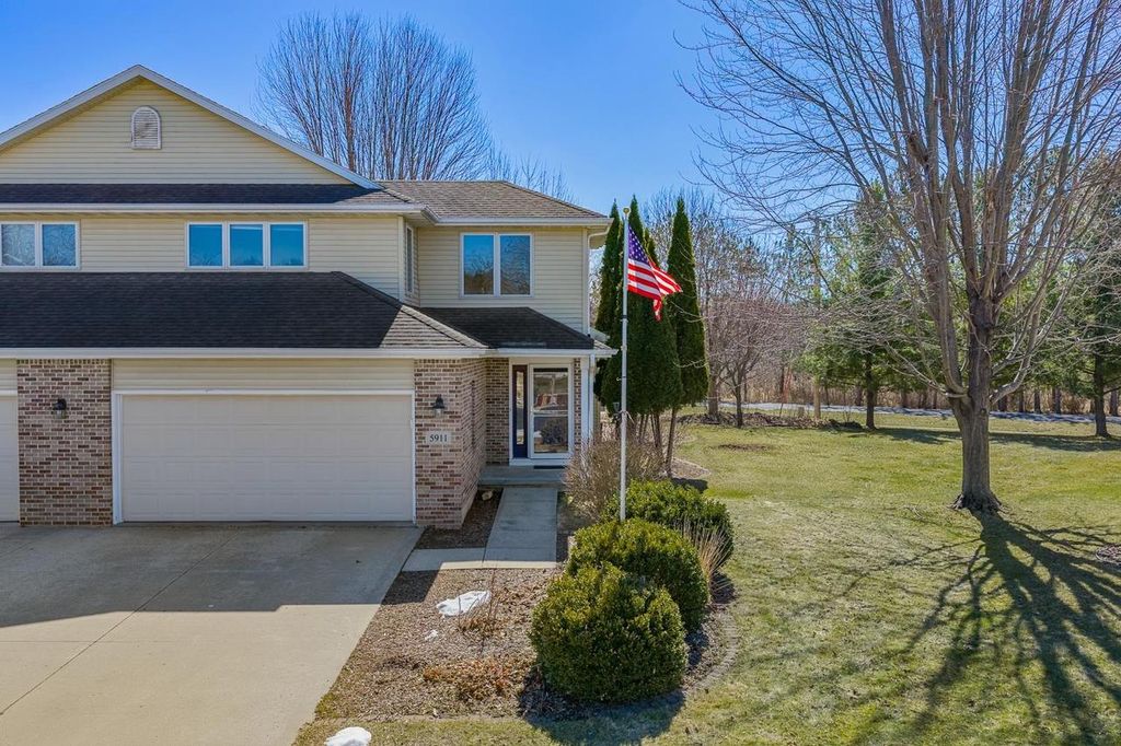 5911 E Open Meadow, Mcfarland, WI 53558