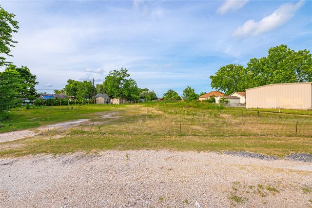 1203 S Main Street, Baytown, TX 77520
