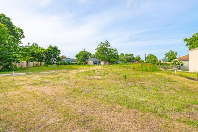 1203 S Main Street, Baytown, TX 77520