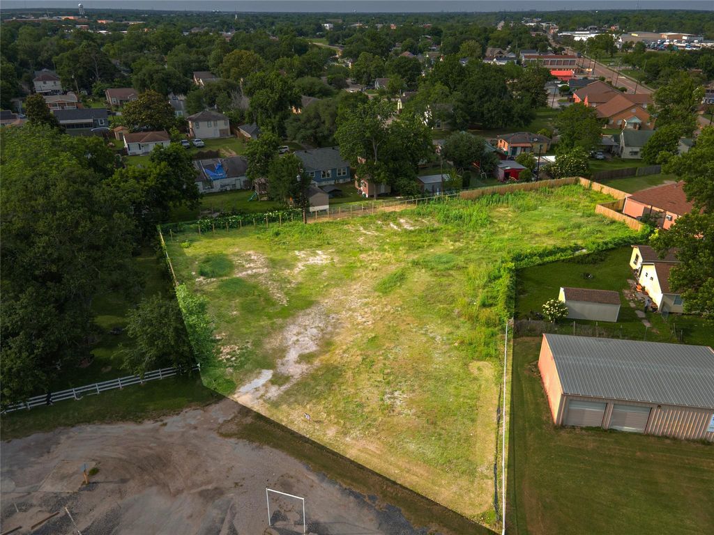 1203 S Main Street, Baytown, TX 77520