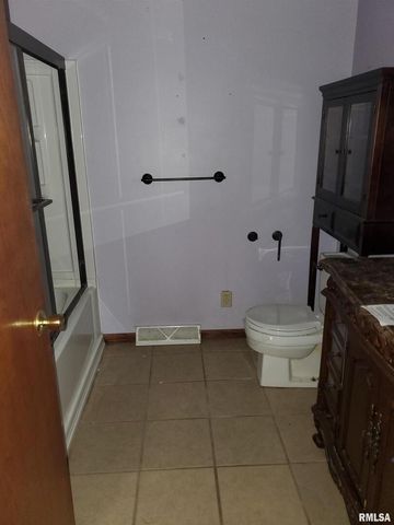 1637 HARRISON Drive, Clinton, IA 52732