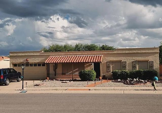 101 W Calle Montana Jack, Green Valley, AZ 85614