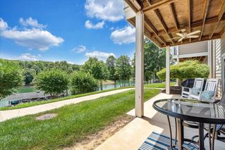 335 S Pointe Shore DR APT 303, Moneta, VA 24121