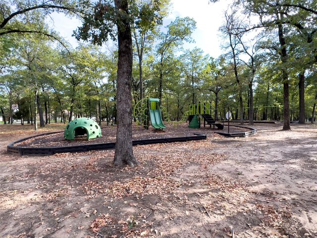 215 Colonial Drive, Mabank, TX 75156