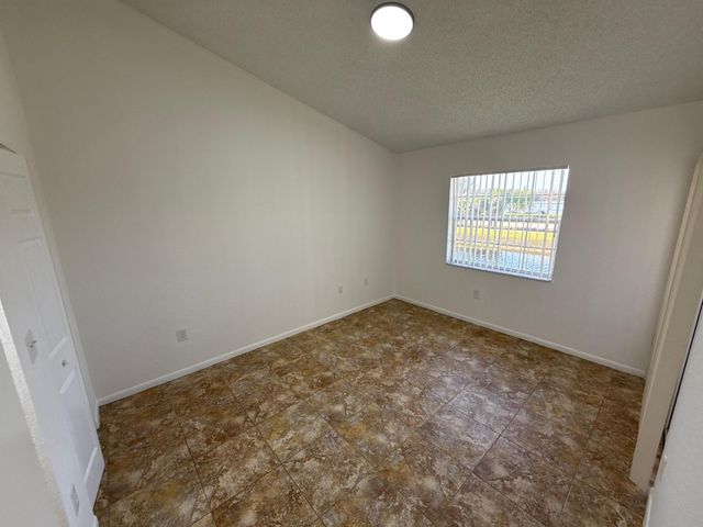 2851 N Oakland Forest Drive 307, Oakland Park, FL 33309