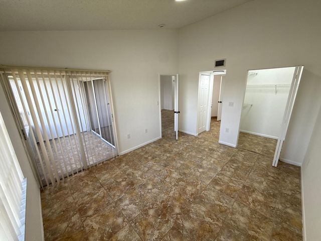 2851 N Oakland Forest Drive 307, Oakland Park, FL 33309