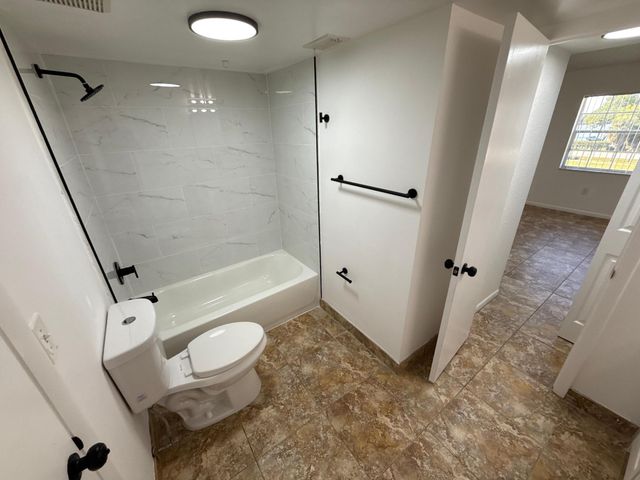 2851 N Oakland Forest Drive 307, Oakland Park, FL 33309